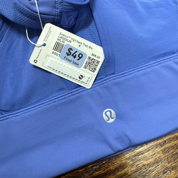 Lululemon Everlux and Mesh HR Training Tight 21” & High-Neck Train Bra
I… - Picture 2 of 10
